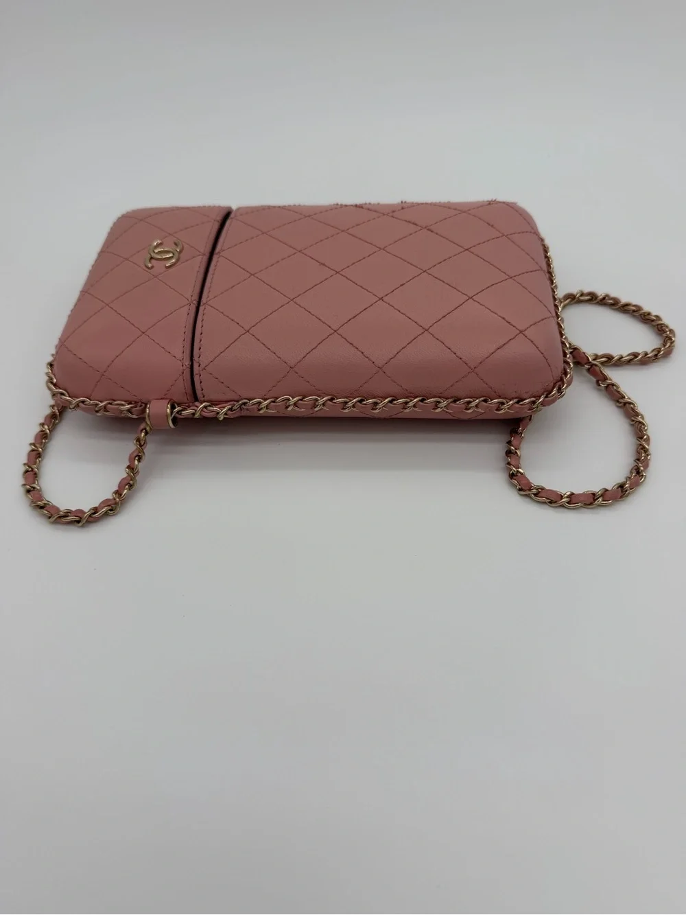 CHANEL Quilted Leather Crossbody Phone Bag in Dusty Pink with Gold Hardware